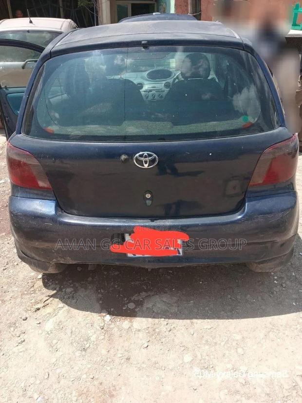 Toyota Vitz 2001 Blue