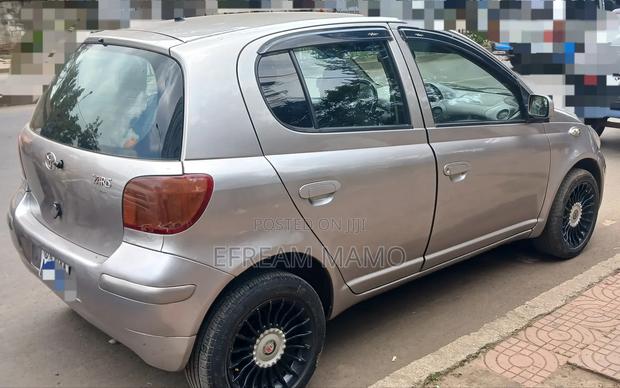 Toyota Yaris 2004