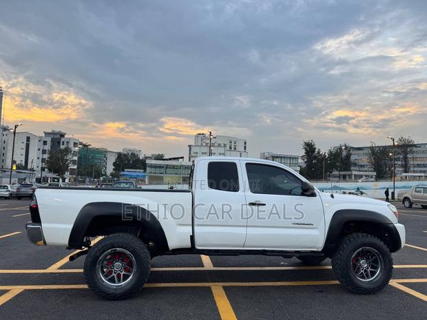 Toyota Tacoma 2012 White