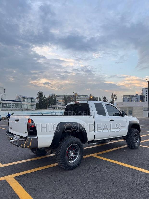 Toyota Tacoma 2012 White