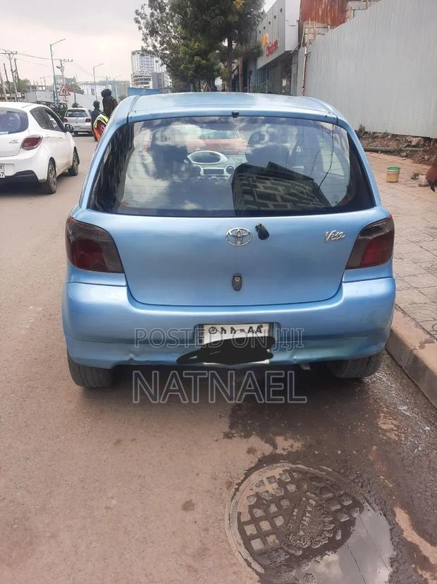 Toyota Vitz 2002 Blue