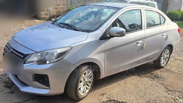 Mitsubishi Attrage 2022 Silver