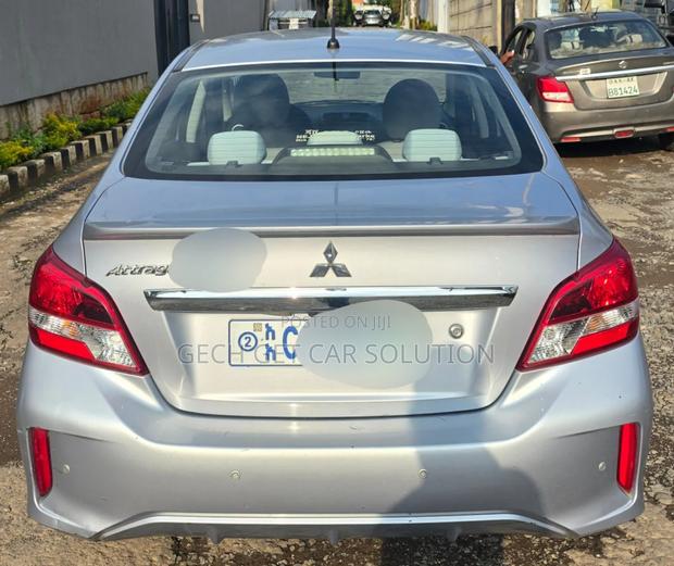 Mitsubishi Attrage 2022 Silver