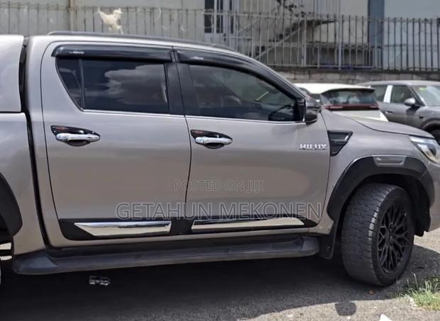 Toyota Hilux 2019 Gold