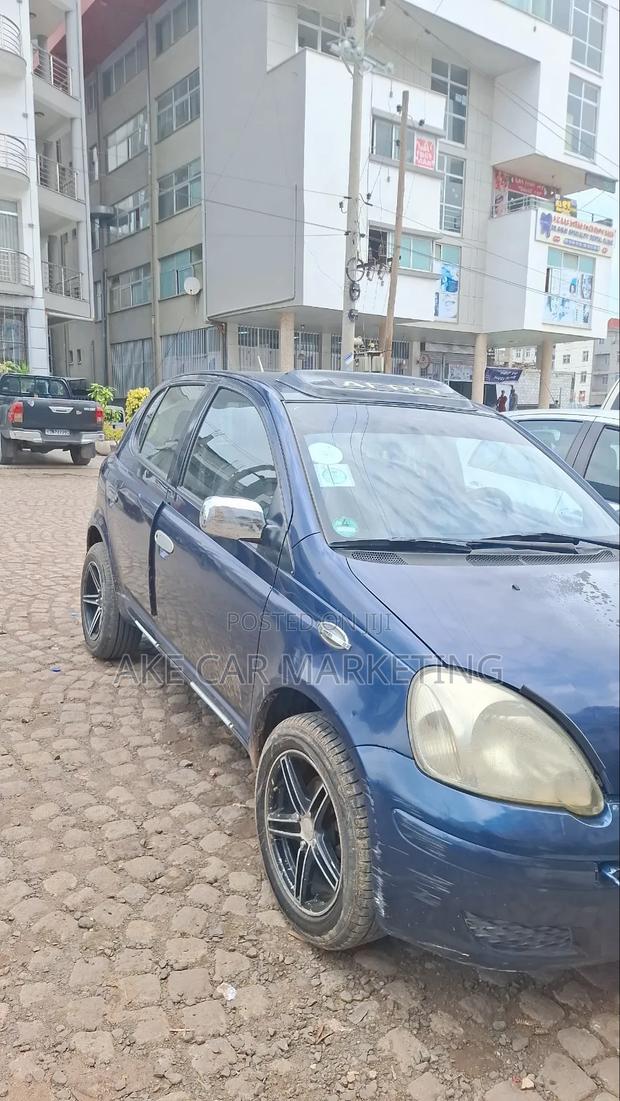 Toyota Vitz 2005 Blue