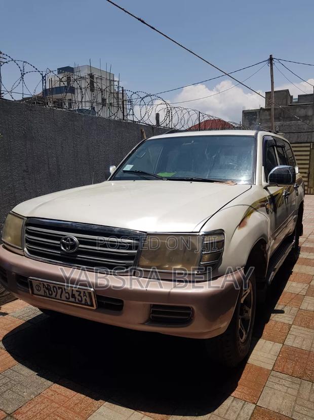 Toyota Land Cruiser 2003 White