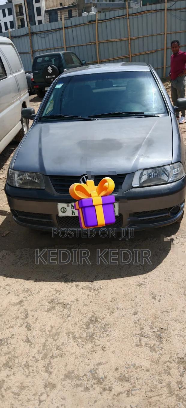 Volkswagen Golf 2005 Gray