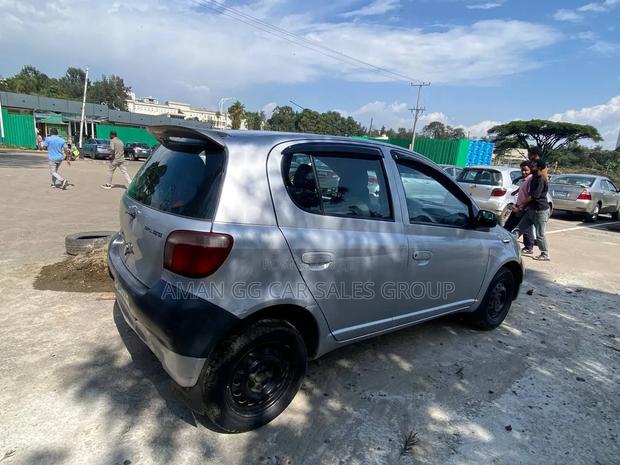 Toyota Vitz 2003 Silver