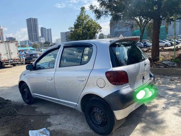 Toyota Vitz 2003 Silver