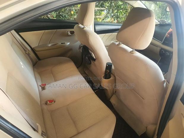 Toyota Yaris 2013 Pearl