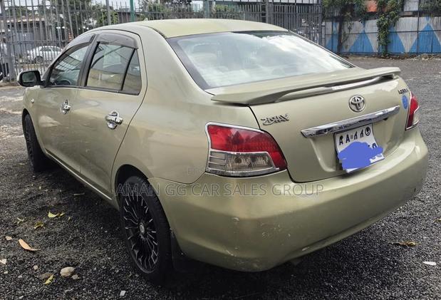 Toyota Yaris 2008 Purple
