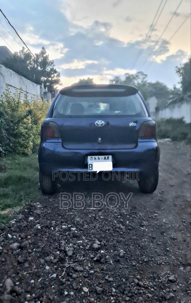 Toyota Vitz 2001 Blue