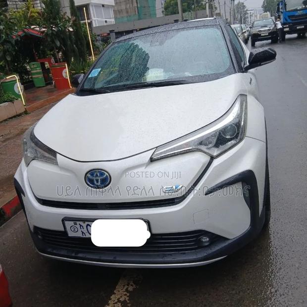 Toyota C-HR 2023 White