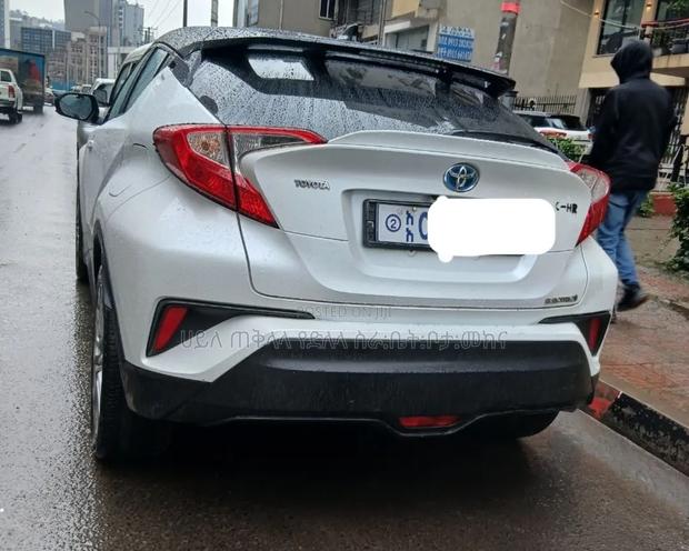 Toyota C-HR 2023 White