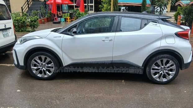 Toyota C-HR 2023 White