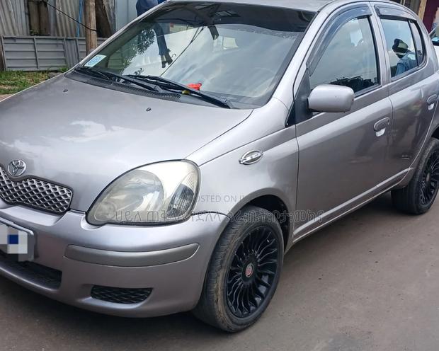 Toyota Vitz 2004 Purple