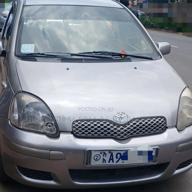 Toyota Vitz 2004 Purple