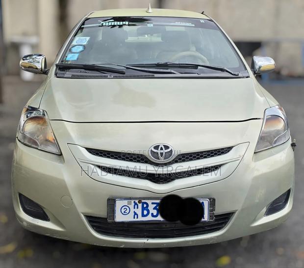 Toyota Yaris 2009 Yellow