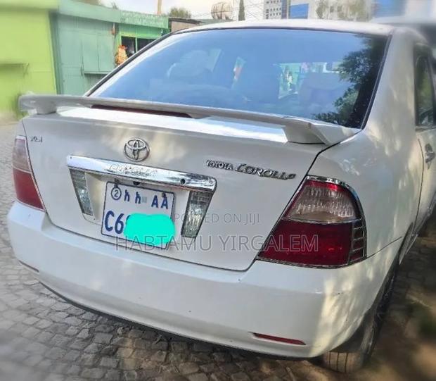 Toyota Corolla 2005 White