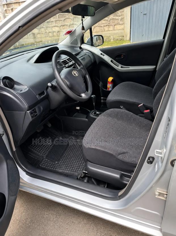 Toyota Yaris 2009 Silver
