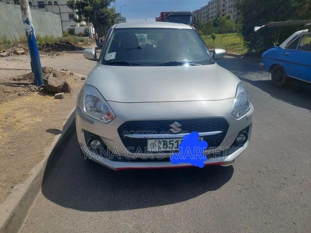 Suzuki Swift 2022 Silver