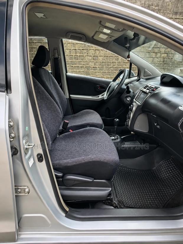 Toyota Yaris 2009 Silver