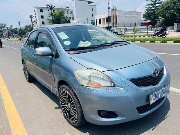 Toyota Yaris 2010 Blue
