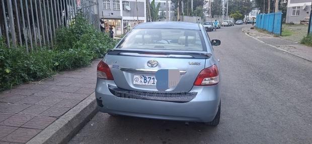 Toyota Yaris 2010 Blue