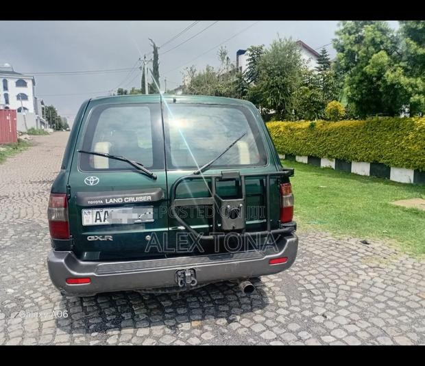 Toyota Land Cruiser 2005 Green