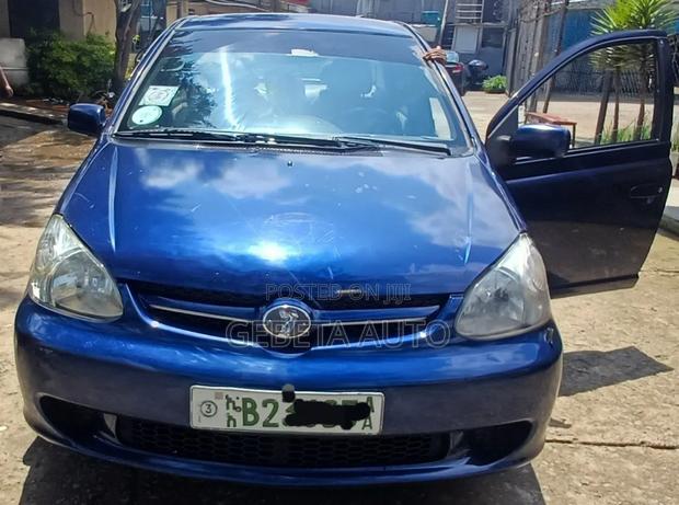 Toyota Platz 2005