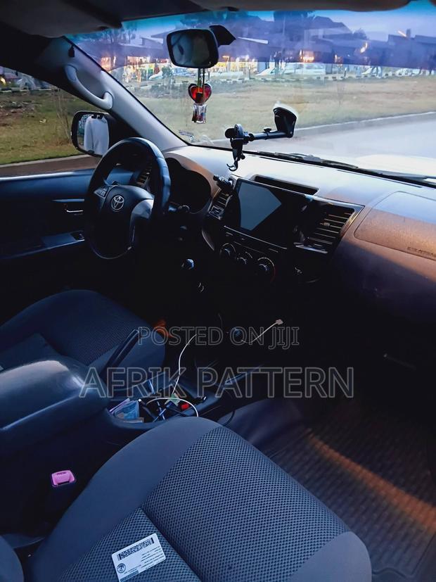 Toyota Hilux 3.0 D-4D 4x4 2013 Silver