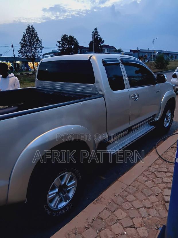 Toyota Hilux 3.0 D-4D 4x4 2013 Silver