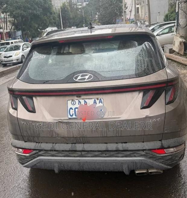 Hyundai Tucson 2022 Brown