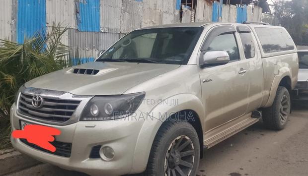 Toyota Hilux 2013 Beige