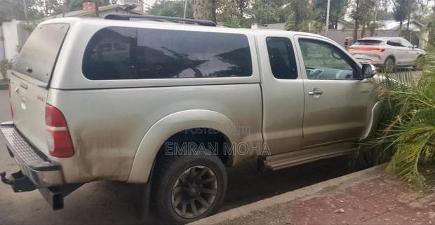 Toyota Hilux 2013 Beige
