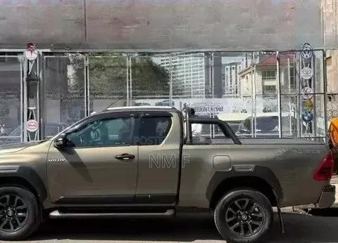 Toyota Hilux 2021 Gray