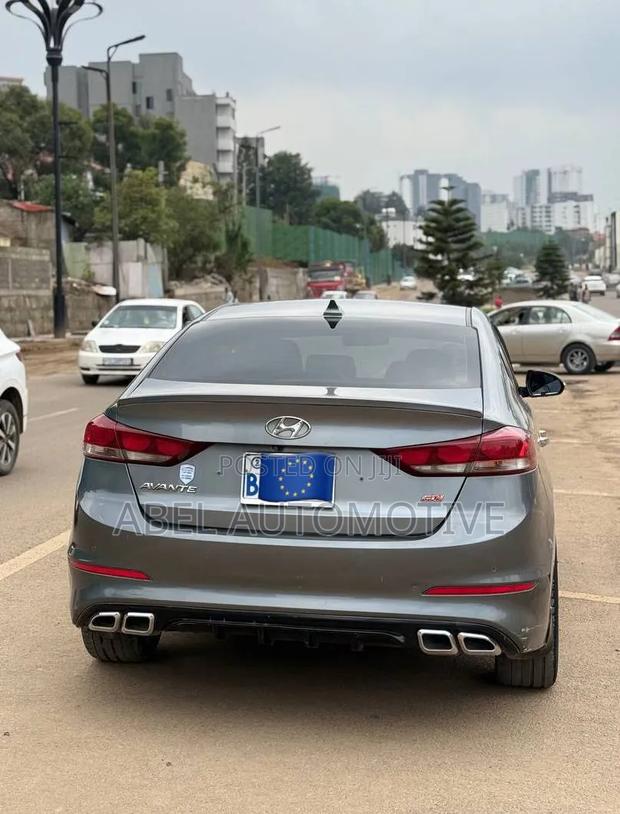 Hyundai Avante 2016 Silver