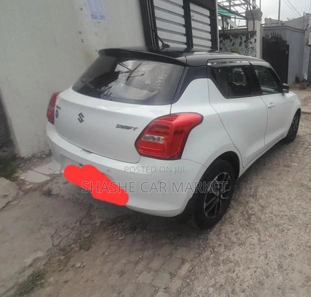 Suzuki Swift 2022 White