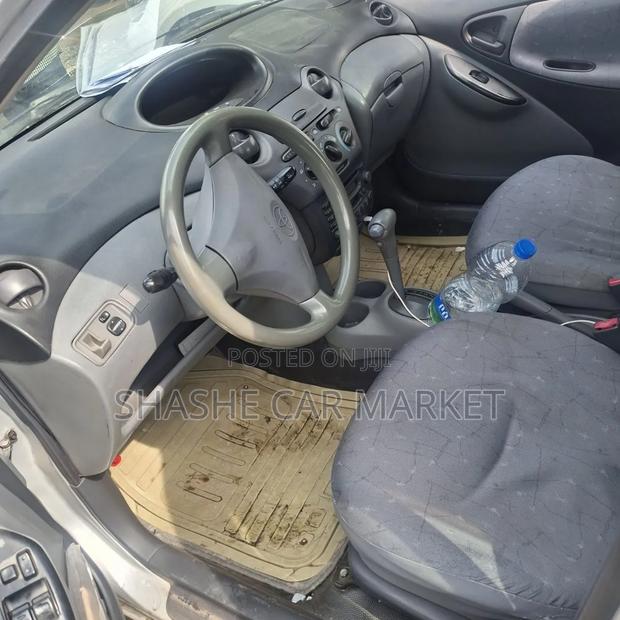 Toyota Yaris 2001 Silver