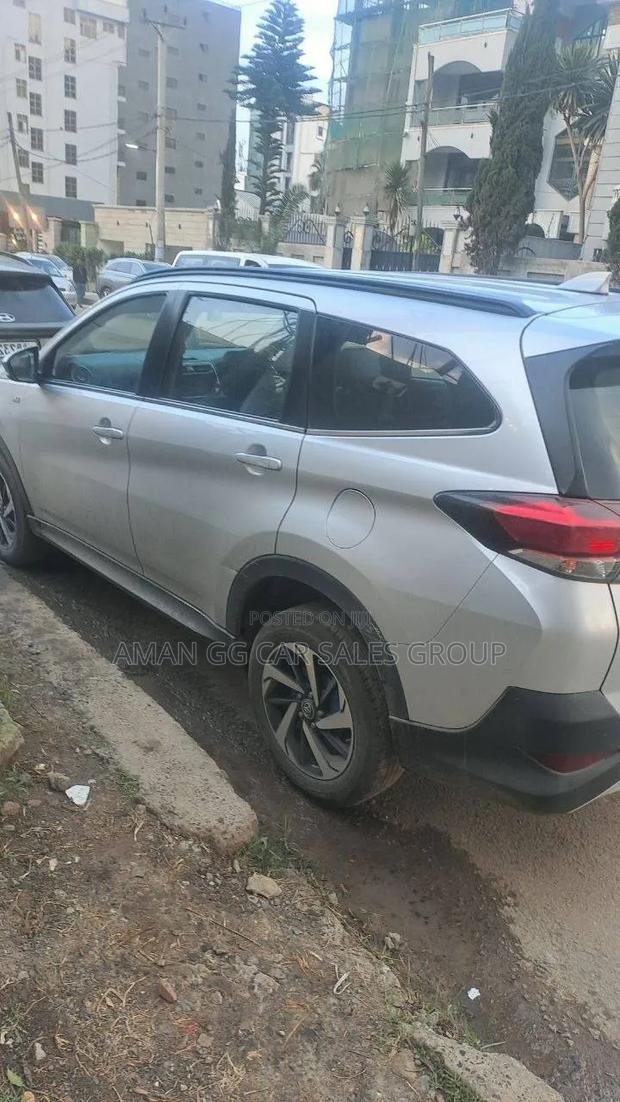 Toyota Rush 2019 Silver