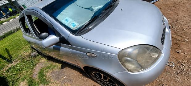 Toyota Vitz 2001 Silver