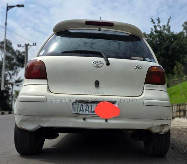 Toyota Vitz 2004 White