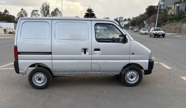 Suzuki Eeco 2025 Silver