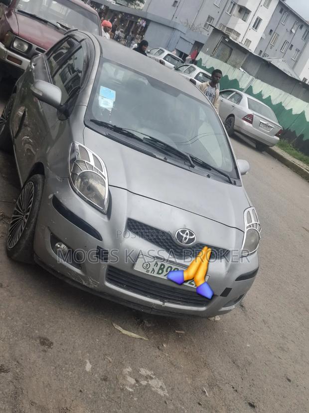 Toyota Yaris 2008 Gray