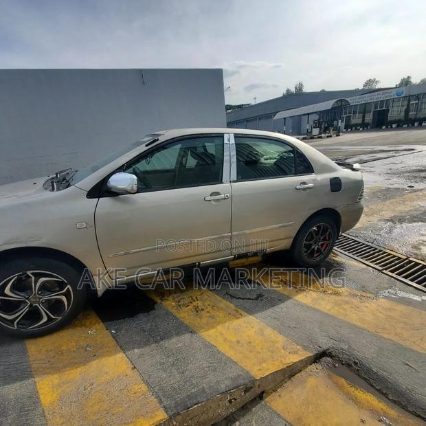 Toyota Corolla 1.4 C Limousine Luna 2005 Silver