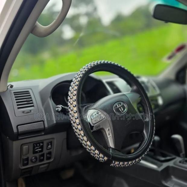 Toyota Hilux 2013 White