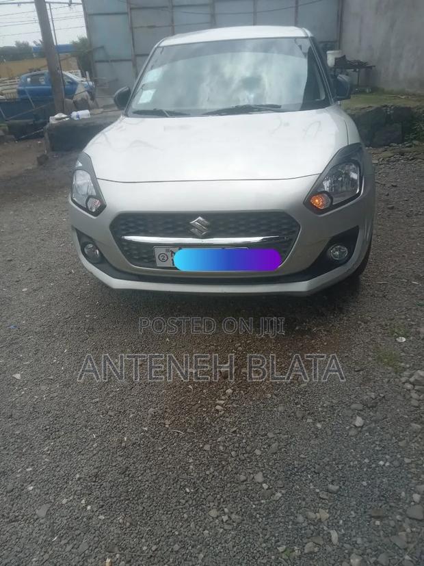 Suzuki Swift 2022 Silver