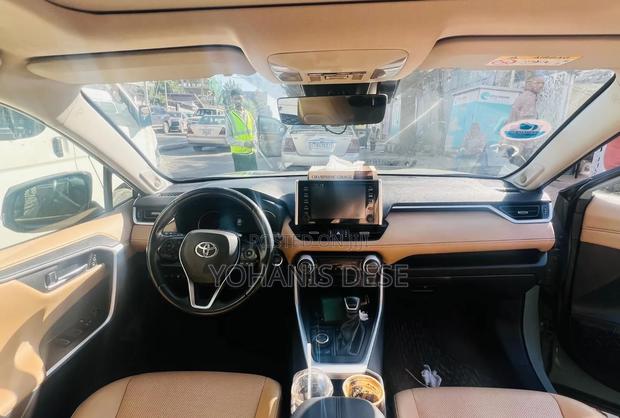 Toyota RAV4 2021