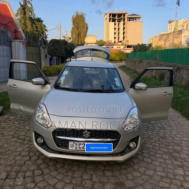 Suzuki Swift 2022 Silver