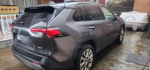 Toyota RAV4 2020 Gray